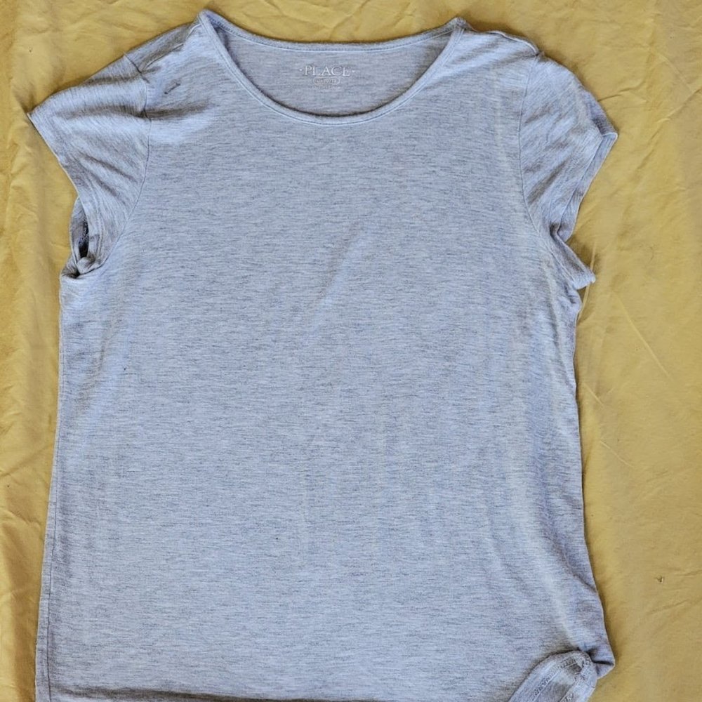 girls grey t-shirt